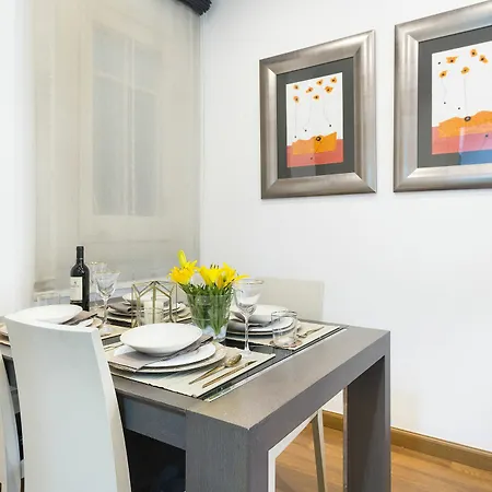 Paal Sagrada Familia Apartment